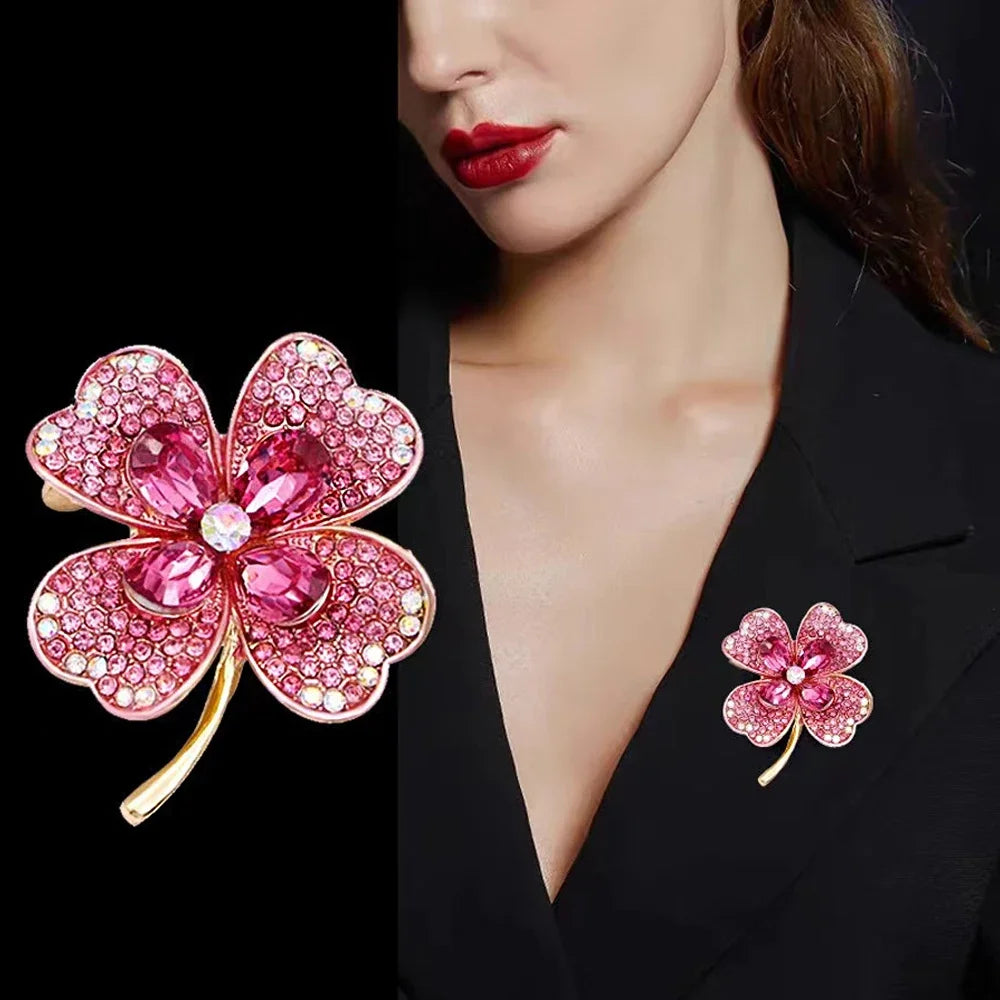 Pembe Yonca Broş