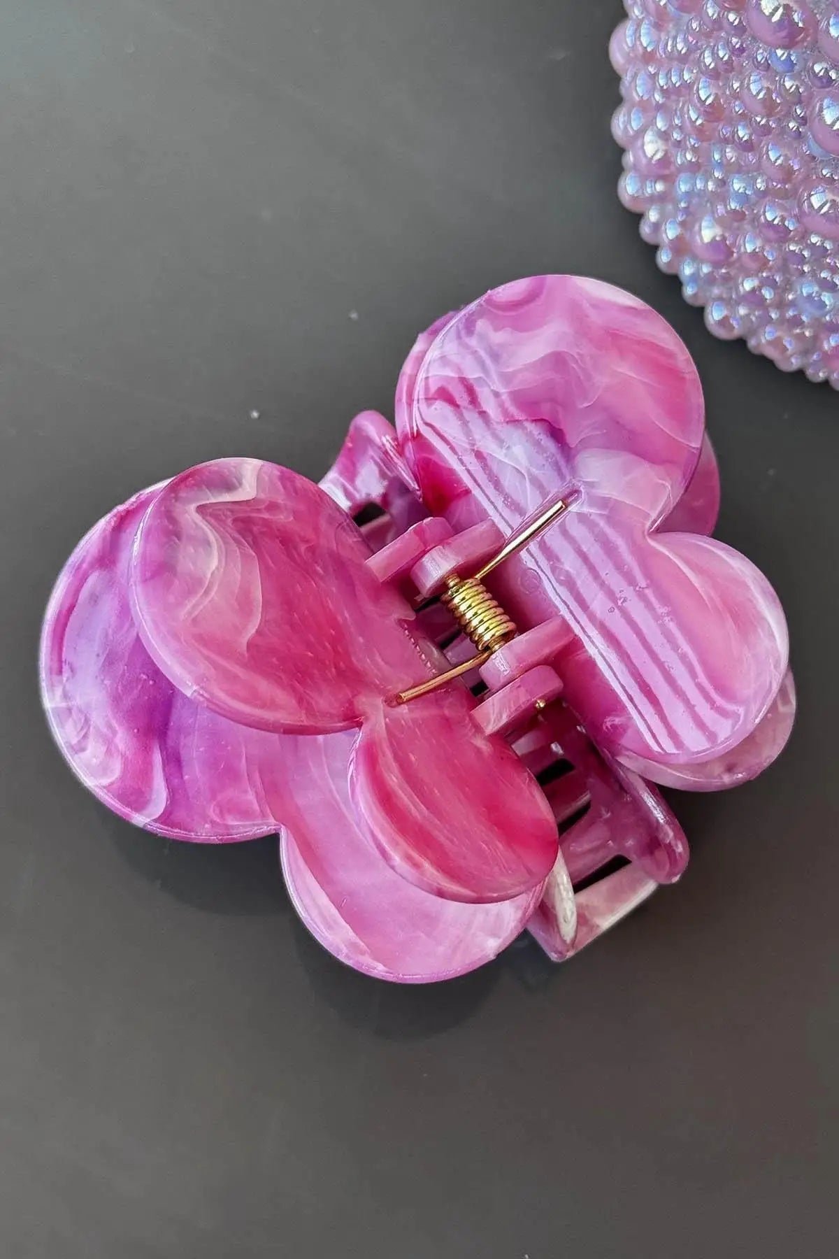Pembe Kelebek Detaylı Kemik Toka